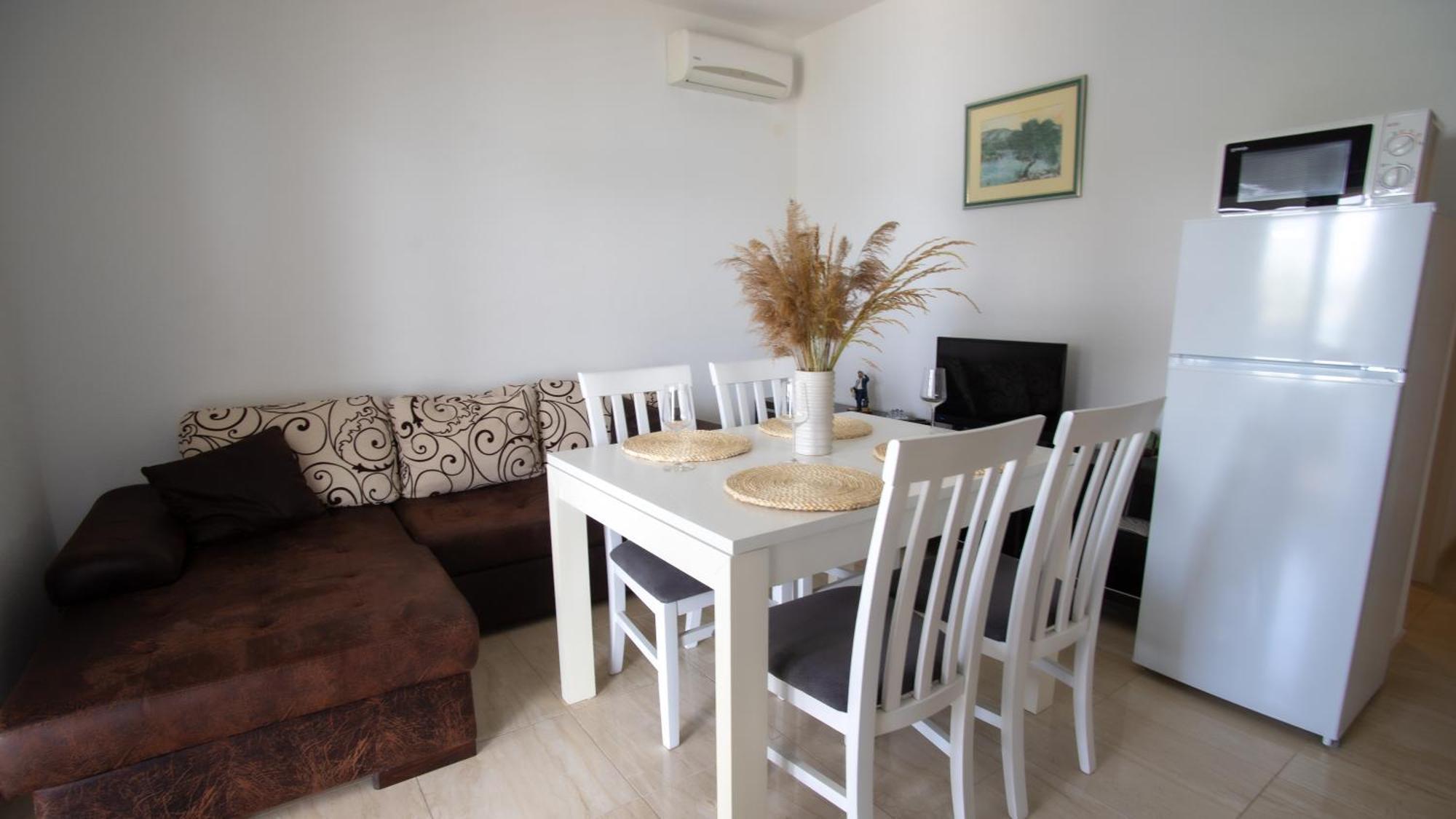 Apartment Antun - Adriatic Coast Retreat Блаце Номер фото